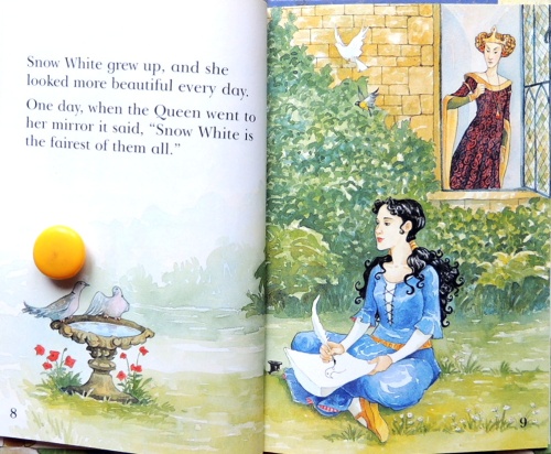 Read it yourself . Level 4. Snow White and Seven Dwarfs  4